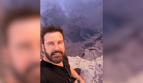 El actor Clive Standen visitó el Volcán Telica en Nicaragua