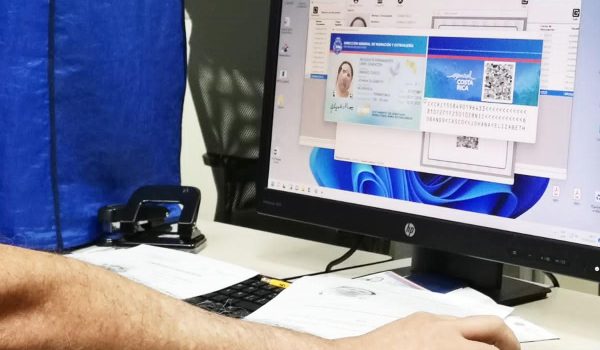 Documento de Identidad para Personas Extranjeras en Costa Rica, mejor conocido como Dimex. Foto: Tomada de la Dirección General de Migración y Extranjería de Costa Rica.