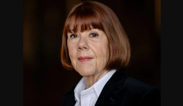 Gisèle Pelicot en el Hôtel de Ville en Paris, Francia
