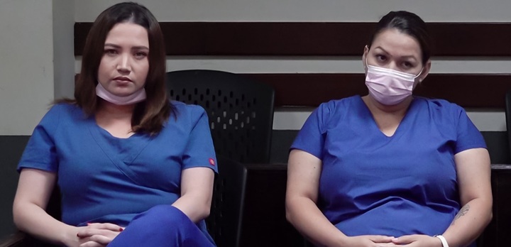 Ingrid Torrez Arauz y su hermana Katty, en los juzgados de Managua. LA PRENSA/ REDES SOCIALES