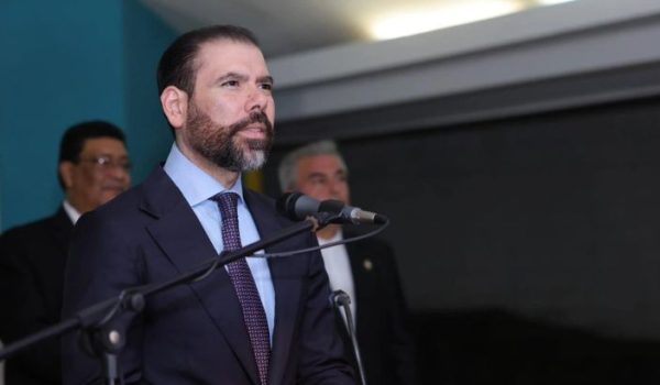 El hijo de la pareja dictatorial, Laureano Ortega Murillo, durante la celebración de los 47 años de la Revolución Islámica de Irán, la noche del miércoles 11 de febrero, en la embajada iraní en Managua. Foto: medios oficialistas.