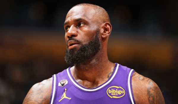 LeBron James pierde racha increíble tras lesión que lo margina de duelo ante los Spurs