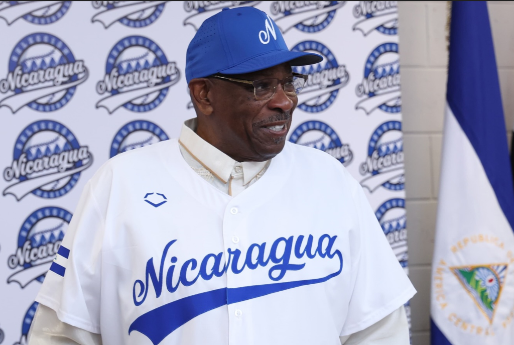 Dusty Baker es un mánager laureado tanto como jugador como en las Grandes Ligas (MLB). Es el timonel que asumió en agosto de 2025 para dirigir a la selección nacional en el próximo Clásico Mundial de Béisbol en marzo. Expertos consideran que esta selección es una de las más completas de todos los tiempos y que, sumada a la vasta experiencia de Baker, podría lograr resultados positivos en esta competencia de alto nivel. LA PRENSA / ARCHIVO