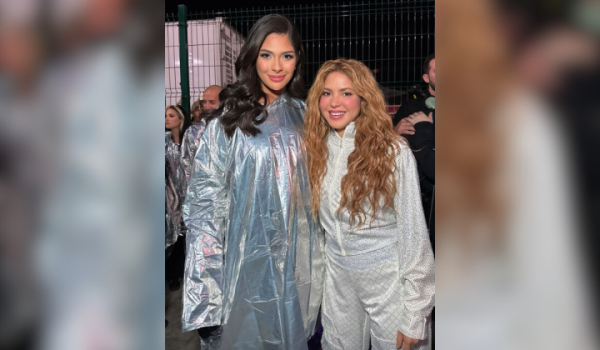 Sheynnis Palacios, Miss Universo 2023 junto a Shakira en El Salvador. Foto: Instagram/@sheynnispalacios_of