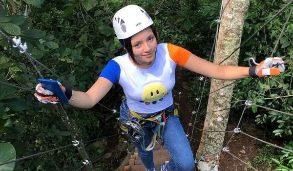 Dos hermanas son arrolladas por un conductor en camioneta. Una de ellas murió