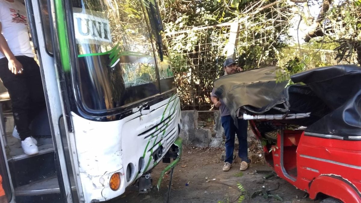Una niña murió en un aparatoso accidente de bus en Ticuantepe.