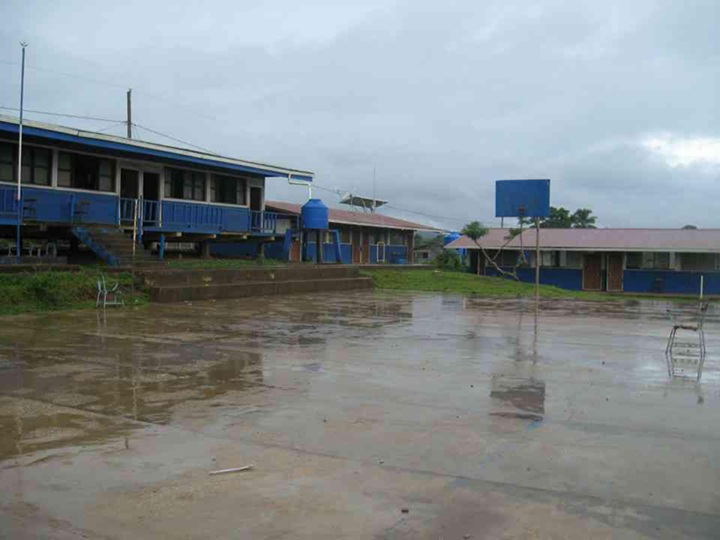 Antigua escuela de la comunidad mayangna Musawas, la cual servía de refugio a los indígenas cuando atacaban los colonos, pero hoy la dictadura la tiene convertida en delegación policial. LA PRENSA/ TOMADA DE REDES SOCIALES