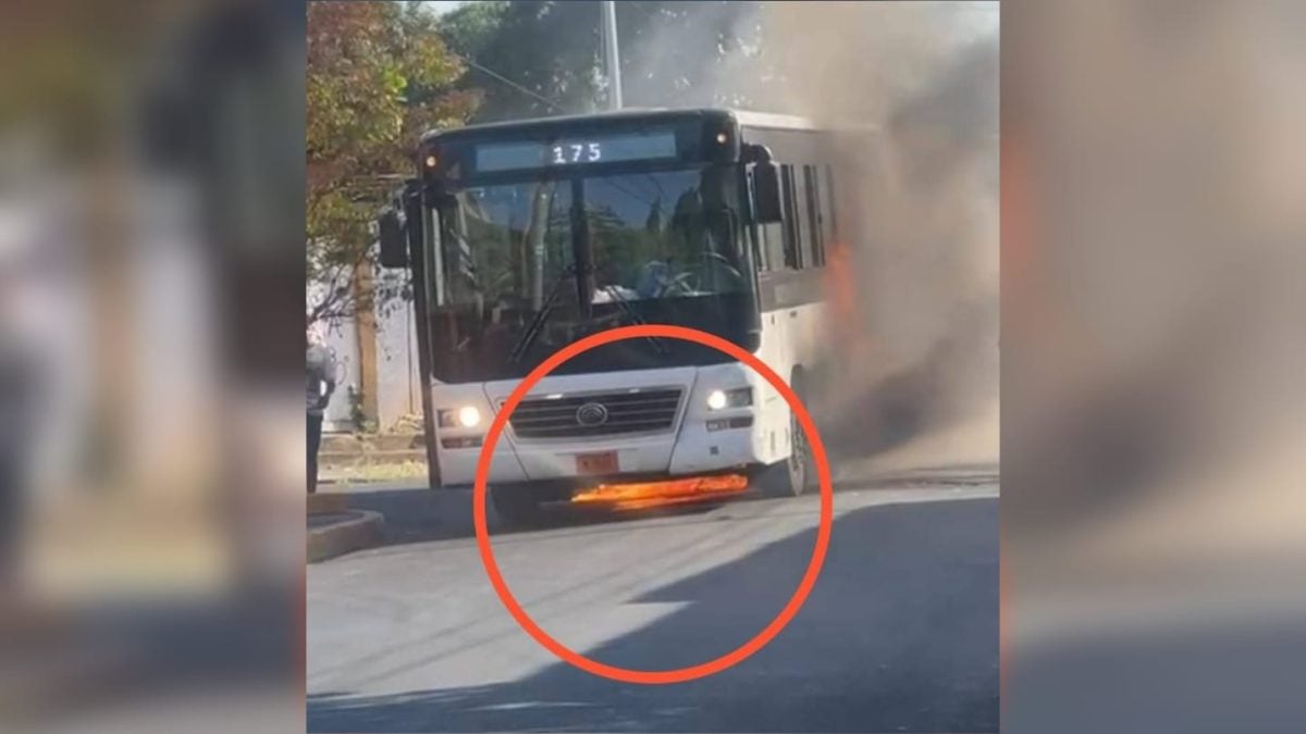 Ruta 175 se incendia en una calle de Monseñor Lezcano. Foto: Victor Manuel Espinoza/Facebook.