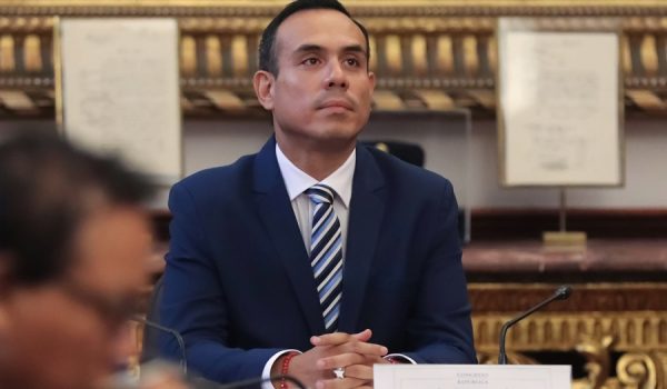 El fugaz ascenso y caída de José Jerí, el nuevo presidente destituido en Perú
