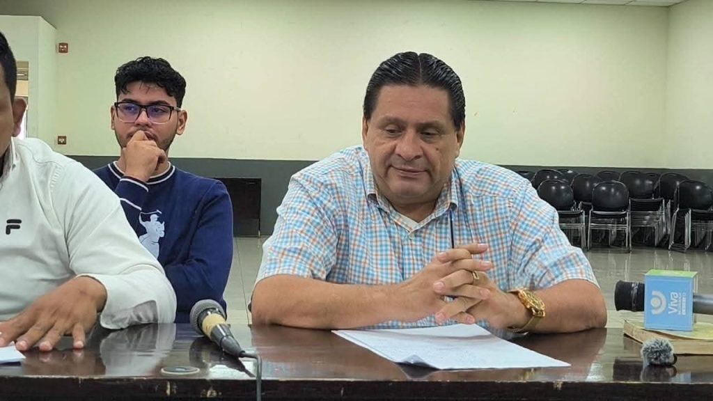 Olivier Ordoñez, acusa a su madrastra Heydi Vallejos de matar a su padre Lester Ordóñez 