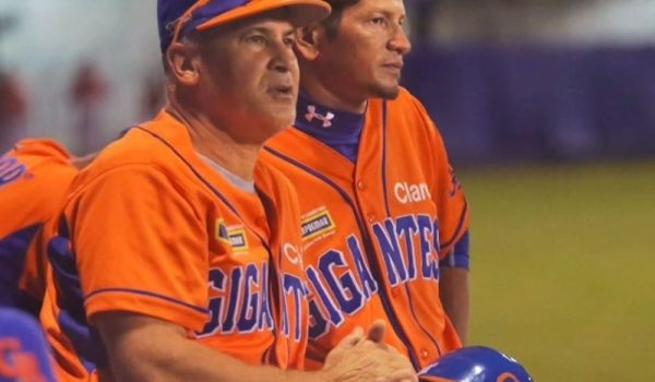 Omar Vizquel explica las razones de su polémica frase sobre el beisbol de Nicaragua y cómo se puede mejorar