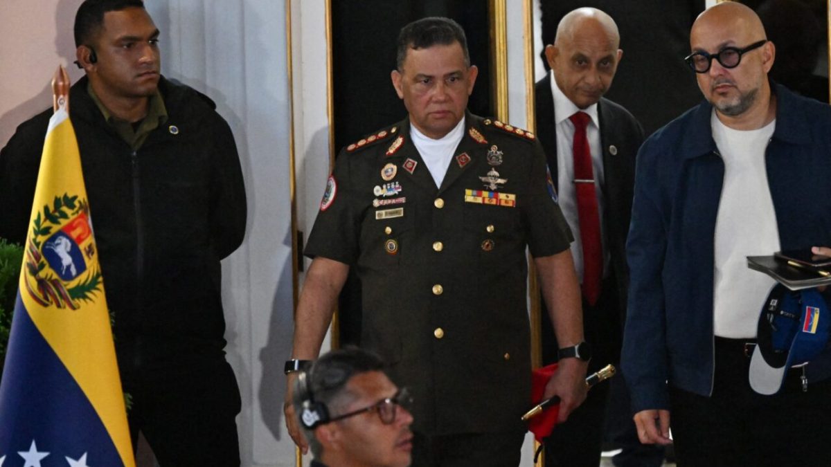 El nuevo ministro de Defensa de Venezuela, el general en jefe Gustavo González López, asiste a un acto en honor a la selección nacional de béisbol tras su victoria en el Clásico Mundial de Béisbol en el Palacio de Miraflores en Caracas, el 18 de marzo de 2026. Foto: Juan Barreto / AFP