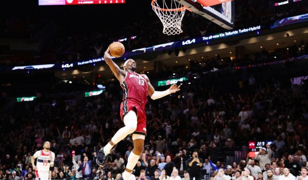 Bam Adebayo destrozó el cesto para superar a una leyenda como Kobe Bryant