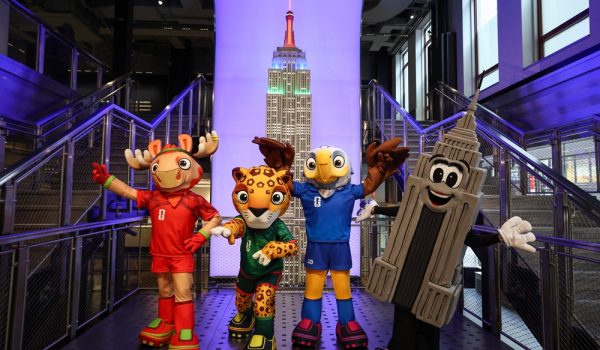 Nueva York marca la cuenta regresiva para el Mundial de Futbol con luces en el Empire State