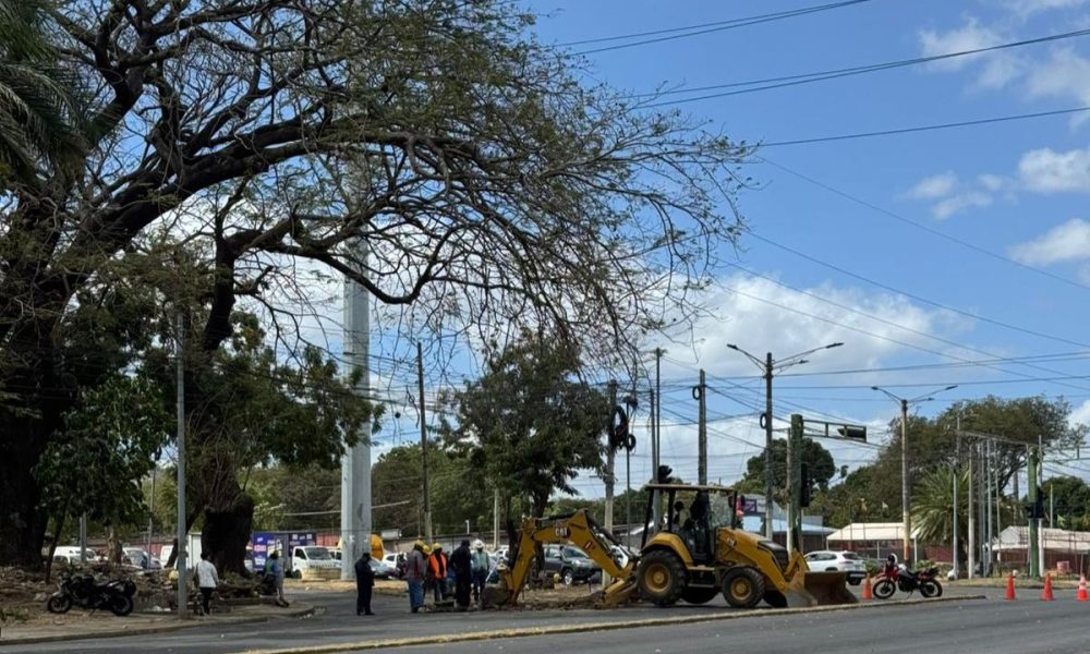 Sector de Enel Central en Managua, donde trabajan en la ampliación de la pista en los tramos dos y tres. LA PRENSA