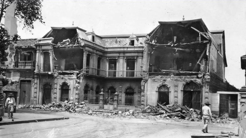 Ruinas de la residencia de Tomás Hernández, un pudiente capitalino que tenía su palacete en el costado oeste del parque central