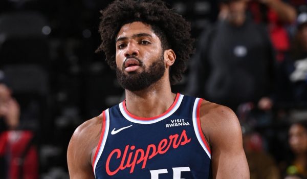 Norchad Omier anota sus primeros puntos en la NBA