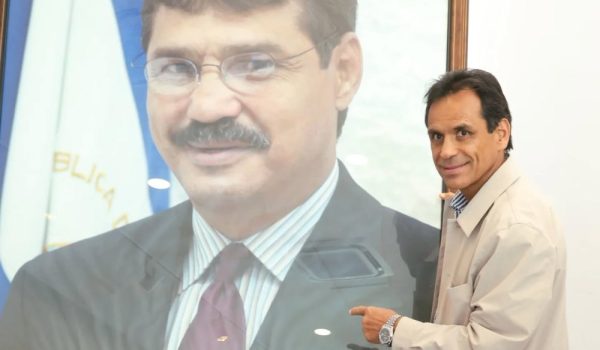 «Chocolatito» no asistió a la entrega de orden Alexis Argüello al «Finito» López en Managua