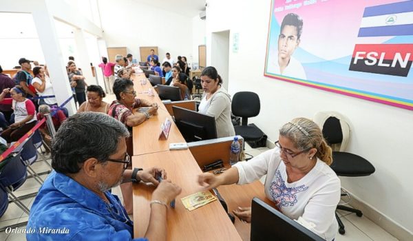Pago de pensiones a jubilados en Nicaragua a través del INSS. Foto tomada del portal oficial El 19 Digital