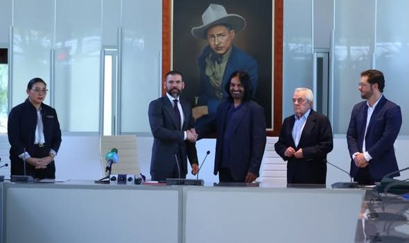 Multimillonario indio dueño de la minera Hemco visita Nicaragua y se reúne con Laureano Ortega