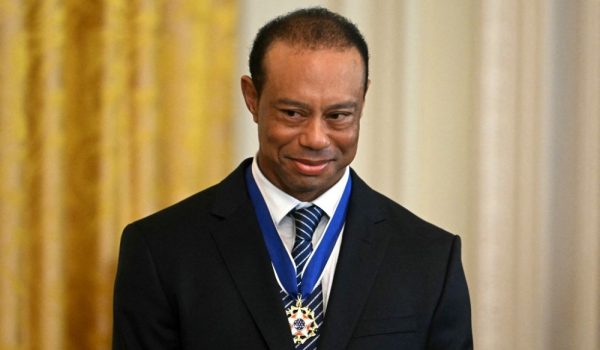 Tiger Woods es arrestado por conducir bajo efecto de sustancias tras accidente en Florida