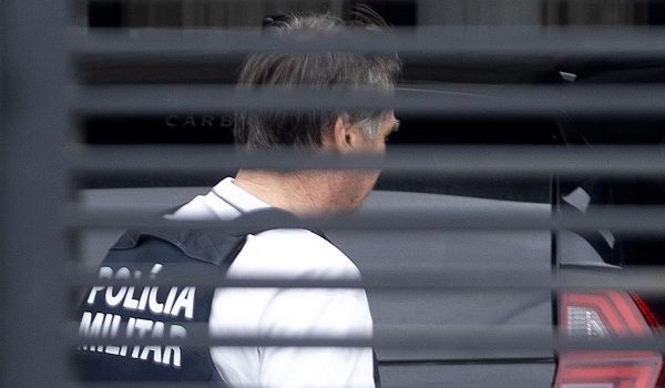 Expresidente de Brasil Jair Bolsonaro sale del hospital a prisión domiciliaria