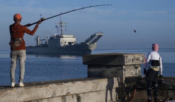 Negocios privados de Cuba comienzan a importar combustible