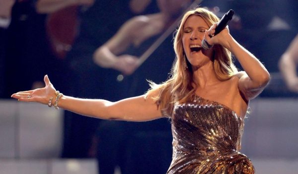 La cantante es conocida por éxitos como The Power of Love.
