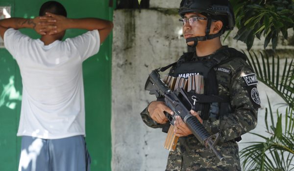 HRW pide a Bukele poner fin al estado de excepción en El Salvador