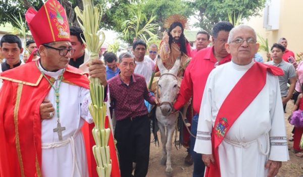 La procesión de la burrita, en Juigalpa. LA PRENSA/ MEDIOS OFICIALISTAS