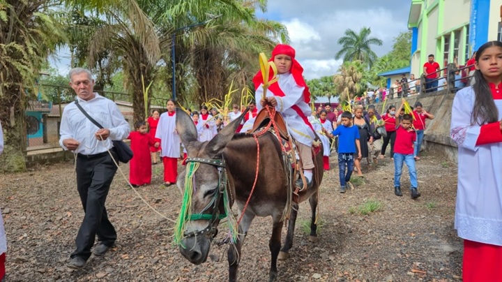 Una escena del inicio de la Semana Santa en Nueva Guinea, en el Caribe Sur del país, durante la procesión del Domingo de Ramos
