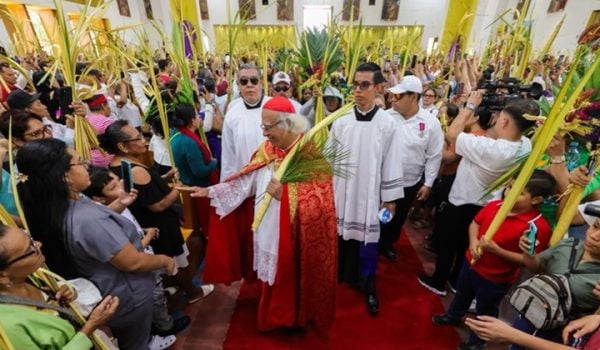 Los medios oficialistas transmitieron la misa del Domingo de Ramos, oficiada por el cardenal Leopoldo Brenes en la catedral metropolitana de Managua.