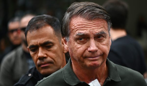 Jair Bolsonaro recibe prisión domiciliaria temporal