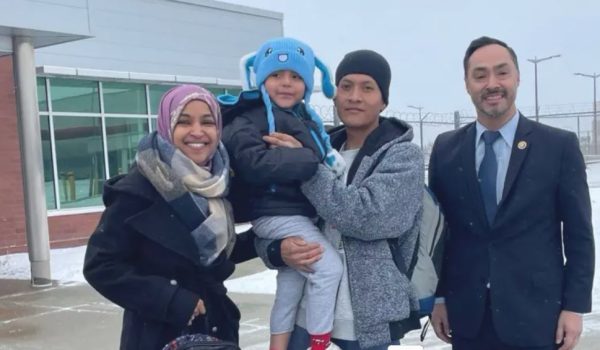 Juez de inmigración rechaza la solicitud de asilo del niño Liam Conejo y su familia