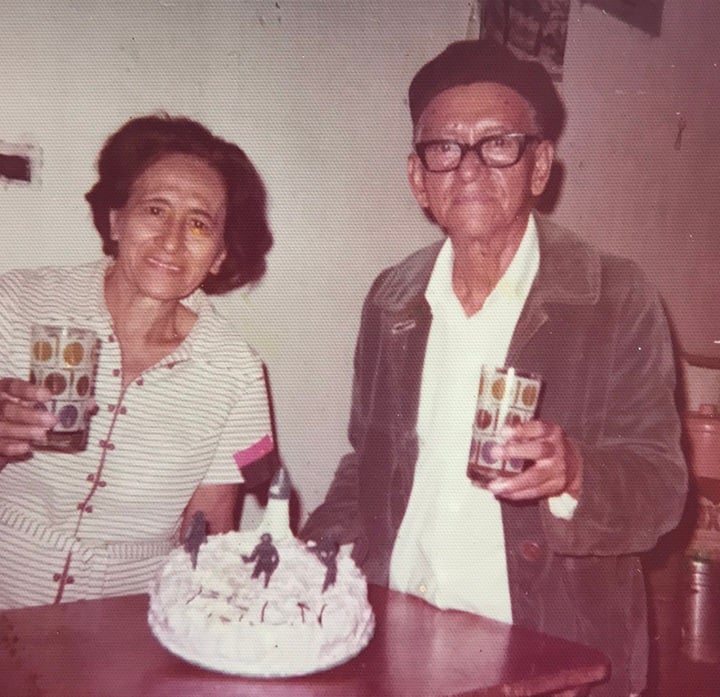 Lidia Saavedra y su esposo Daniel Ortega Cerda, a inicios de 1975, celebrando que su hijo Daniel Ortega había sido liberado en diciembre de 1974 por un comando sandinista. LA PRENSA/ ARCHIVO/ CORTESÍA