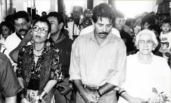 Murillo, Ortega y Lidia Saavedra en 1990. LA PRENSA/ ARCHIVO PERSONAL/ ÓSCAR NAVARRETE