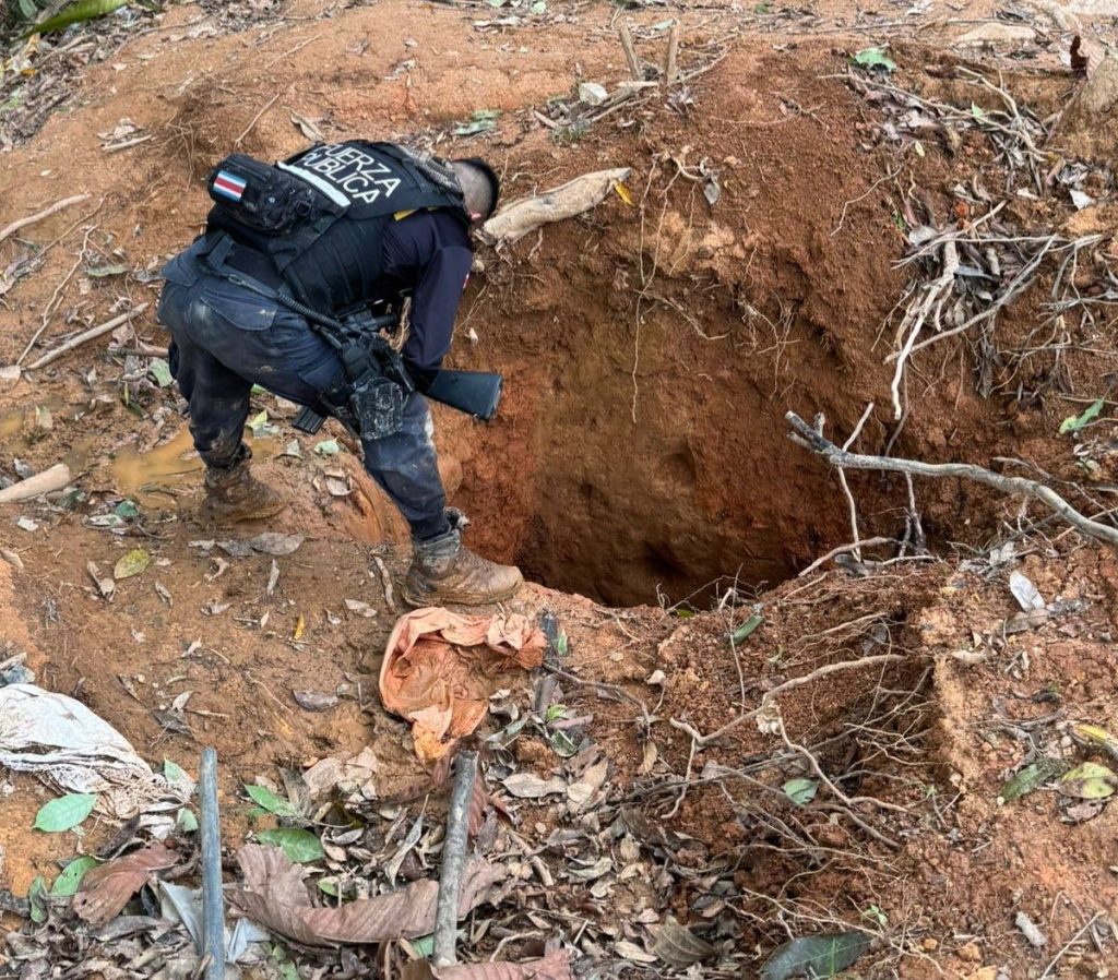 Minería ilegal en el cantón San Carlos, Costa Rica. Foto: Tomada de la Fuerza Pública de Costa Rica.