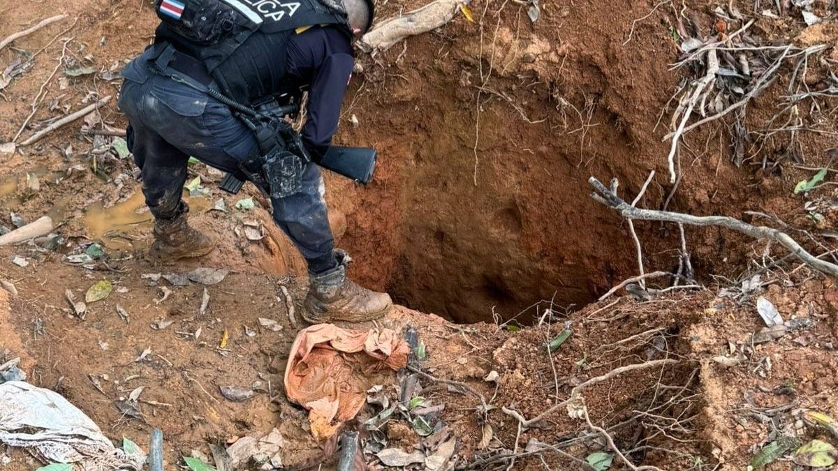 Minería ilegal en el cantón San Carlos, Costa Rica. Foto: Tomada de la Fuerza Pública de Costa Rica.