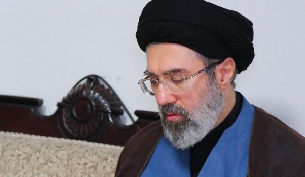 Mojtaba Jamenei, candidato a suceder a su padre como guía supremo de Irán