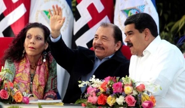 Rosario Murillo, Daniel Ortega y Nicolás Maduro, en una imagen de 2017. LA PRENSA/ TOMADA DE INTERNET
