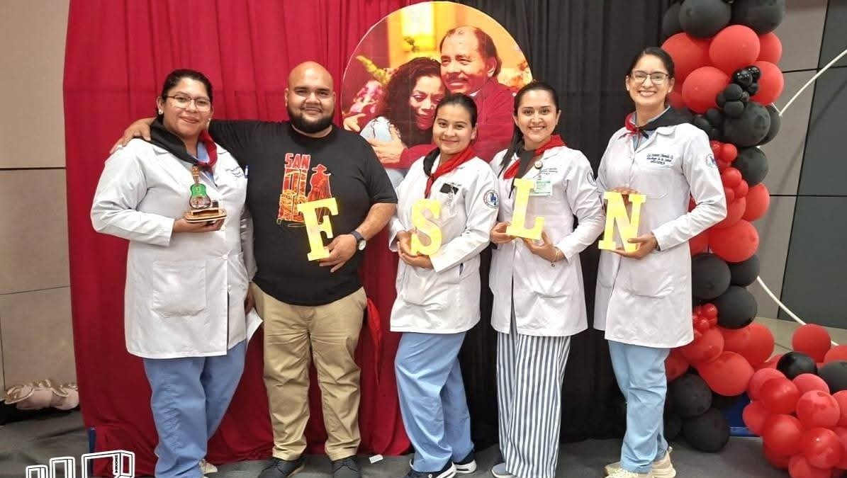 Operadores del FSLN dentro del Heodra presionan al personal de salud para "reafirmar compromiso político" con la dictadura Ortega Murillo. Foto: Tomada de redes sociales.