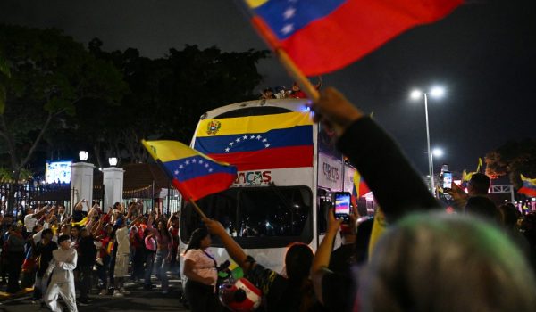 La fiesta beisbolera en Venezuela no para
