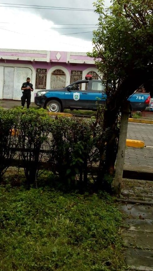 Asedio en la casa de la familia de la excarcelada Amaya Coppens Zamora, en Estelí, este sábado 12 de septiembre, 2020. FOTO: ARCHIVO/ TOMADA DE REDES SOCIALES.