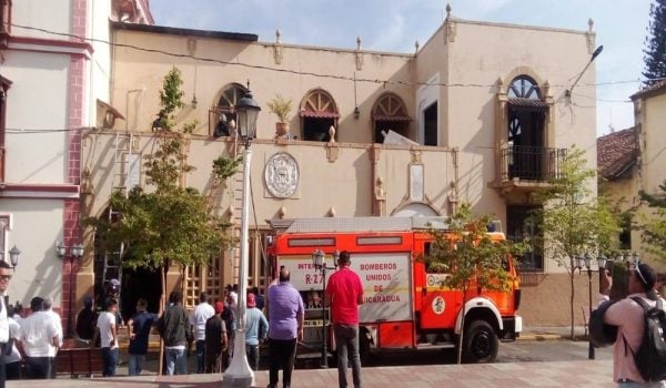 Incendio en el Palacio Episcopal de León deja daños materiales