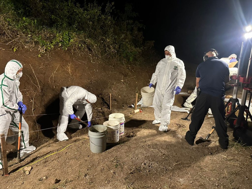 El cuerpo de Junieysis Merlo Espinoza fue encontrado dentro de una fosa en la propiedad donde residía junto a su pareja e hijas, afirmaron las autoridades. Foto: OIJ