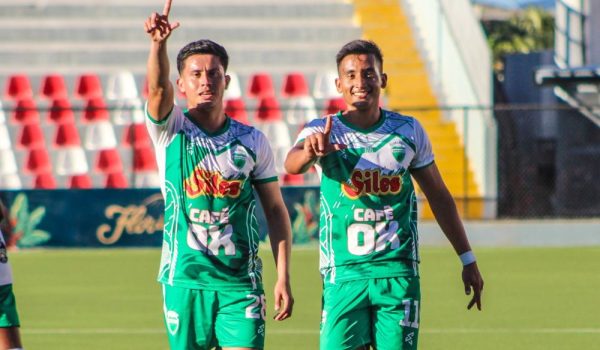 Edgar Castillo conquista su primer título de goleo en su carrera profesonal.