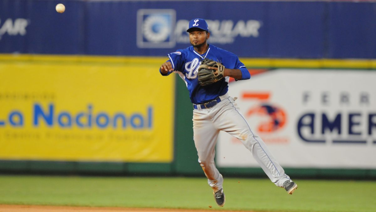 Elmer Reyes cuando militó con los Tigres de Licey.