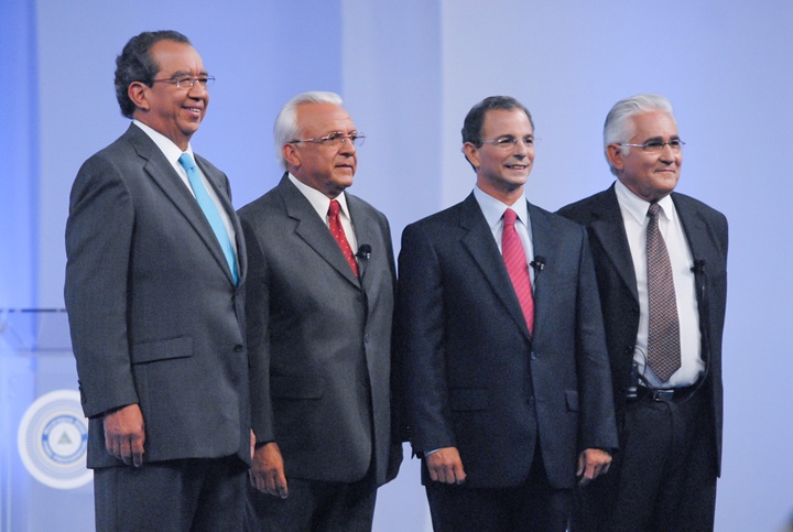 Edmundo Jarquín, José Rizo, Eduardo Montealegre y Edén Pastora, todos candidatos a la presidencia durante las elecciones de 2006. LA PRENSA / ARCHIVO PERSONAL ÓSCAR NAVARRETE