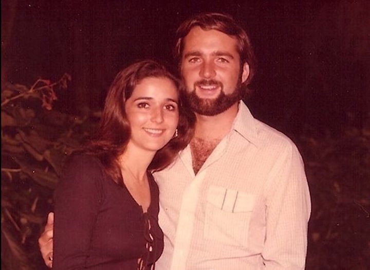 Vivian y su esposo Carlos Pellas en su juventud. El 21 de octubre de 1989, el matrimonio sufrió un grave accidente aéreo, pero logró sobrevivir