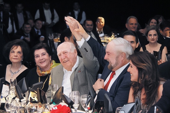Durante la celebración de los 100 años de Casa Pellas: Adela Pellas Chamorro de Solórzano, Nena Chamorro de Pellas, Alfredo Pellas, Carlos Pellas Chamorro y Vivian Pellas